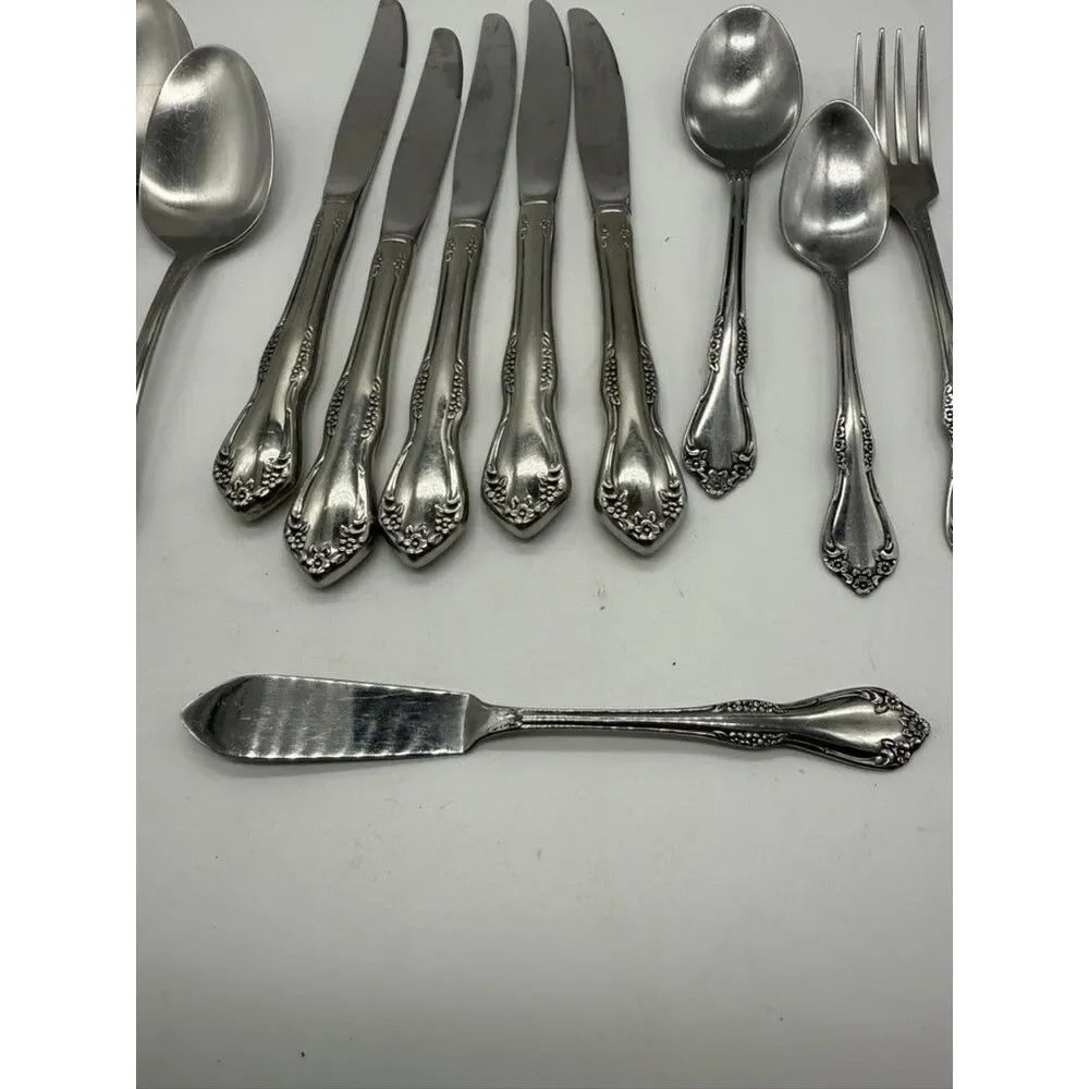 Vintage Wm A Rogers Deluxe Stainless Flatware Set 13pc Flower Pattern USA Silver